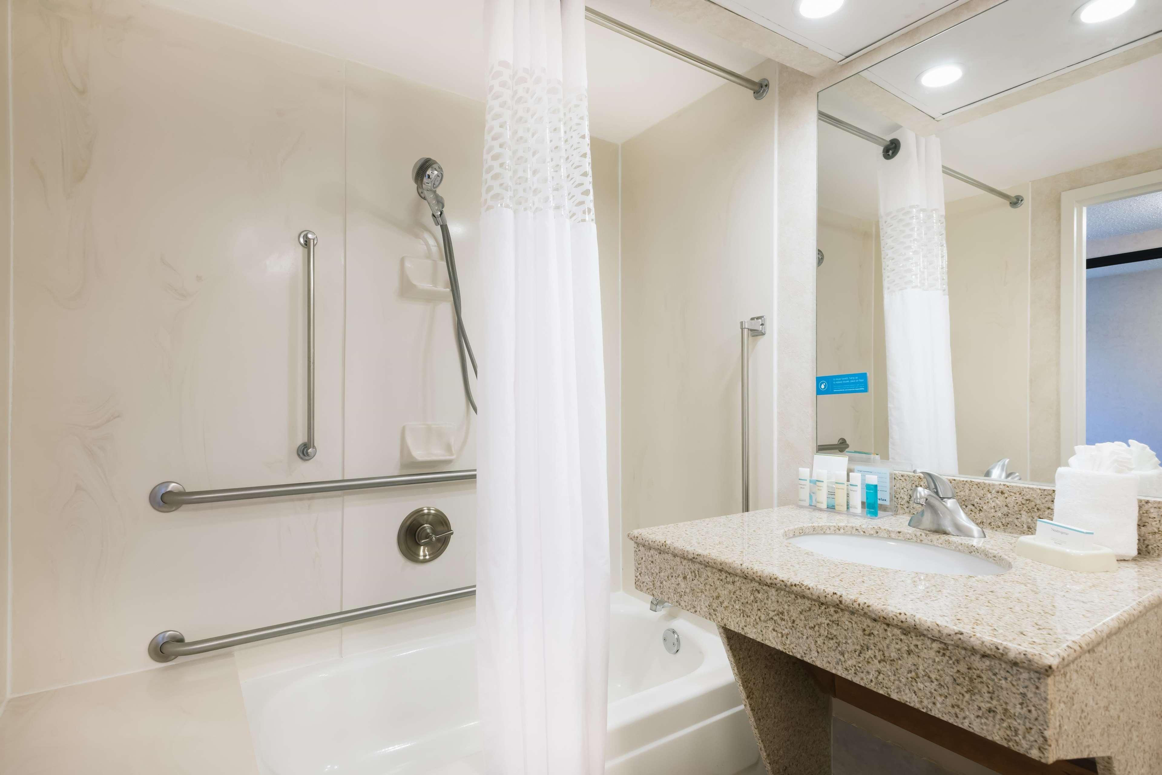Hampton Inn West Springfield Eksteriør bilde